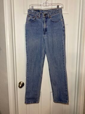 Vintage 90s Levi’s 512 High Waist Tapered Mom Jeans 28” Waist Light Wash